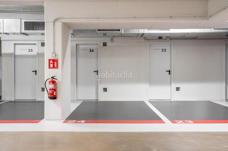 Foto dc795cec-2555-4dff-8f2f-c77ba23f8604. Alquiler parking moto en avenida sant joan despi 4 en Sant Joan Despí