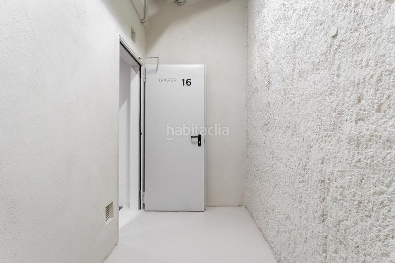 Foto c9fbf256-b599-4d45-bad5-1bd89582e94d. Location parking moto dans avenida sant joan despi 4 dans Sant Joan Despí