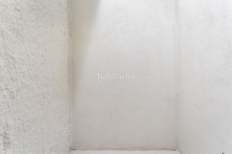 Foto f97db8a0-852f-4909-b845-52e4e61a1a6e. Location parking moto dans avenida sant joan despi 4 dans Sant Joan Despí