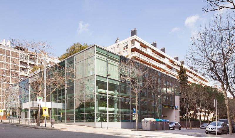 Foto ce2a5e22-f380-497b-bd4e-5bbbfb91ba5b. Lloguer aparcament cotxe a calle pere i pons 6 a Barcelona