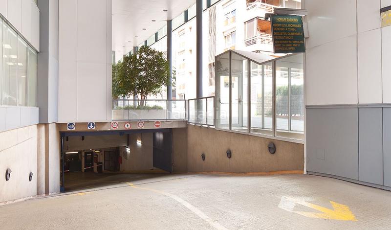 Foto 502e2ace-5fcc-45fb-8314-9598d23e1239. Alquiler parking coche en calle pere i pons 6 en Pedralbes Barcelona