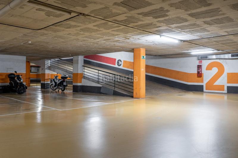 Foto 557b8df6-9eae-4520-96ea-8c7cefb1db3b. Alquiler parking coche en calle marques de sentmenat 56 en Barcelona