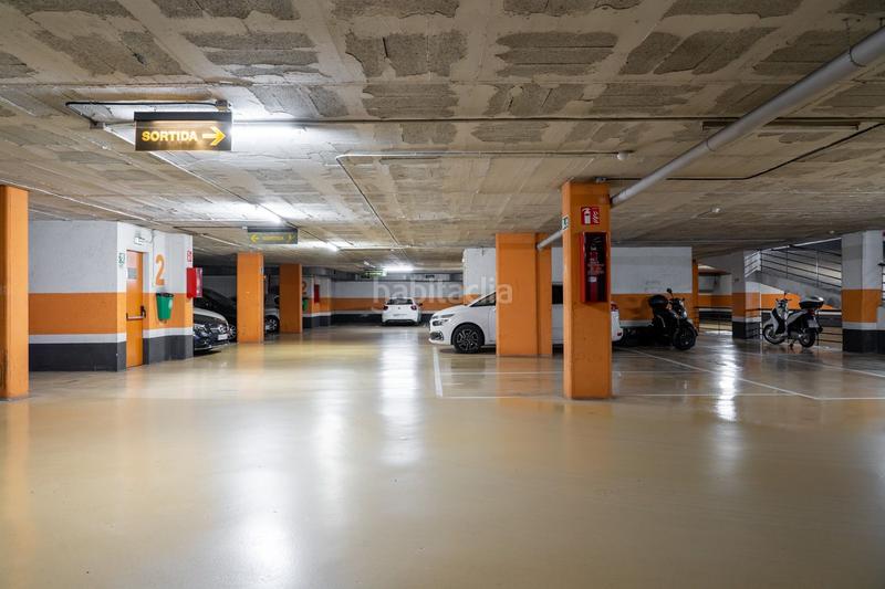 Foto 68e72a3a-02ad-4dbe-862b-6d758a2cc865. Alquiler parking coche en calle marques de sentmenat 56 en Barcelona