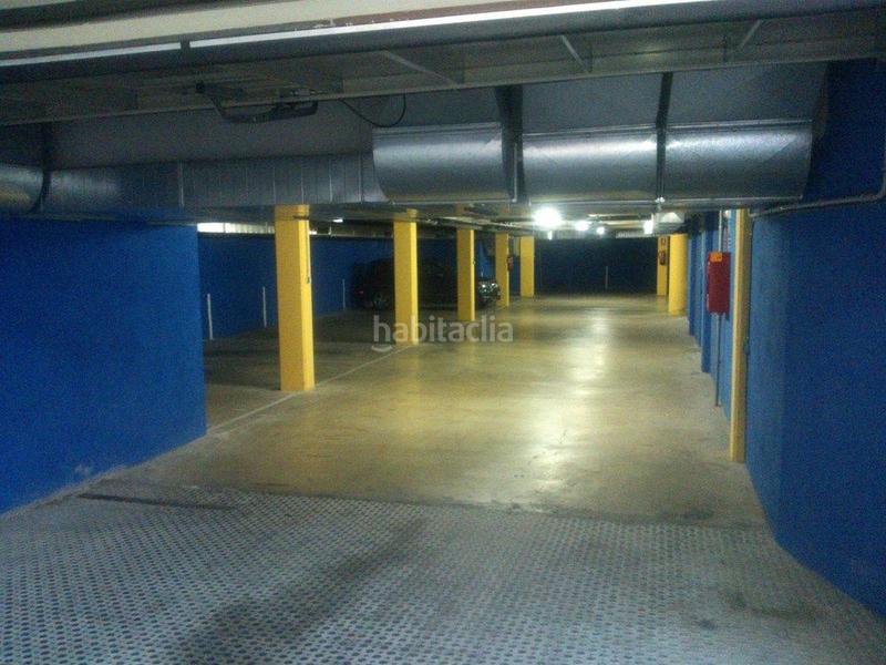 Foto f28fb96b-2a56-4805-84c5-7dcb7900bef8. Alquiler parking coche en calle jean monnet 248 en Sabadell