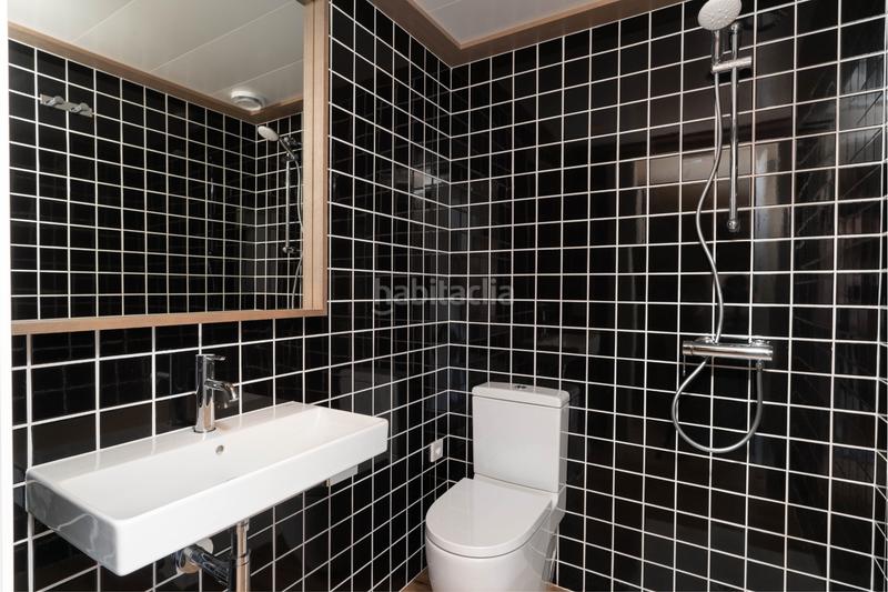 Foto 0a207e1d-a3ad-4dc2-b45f-4c932a30b94e. Rent semi detached house 313m<sup>2</sup> in carrer del poble amazic 67 in Sabadell