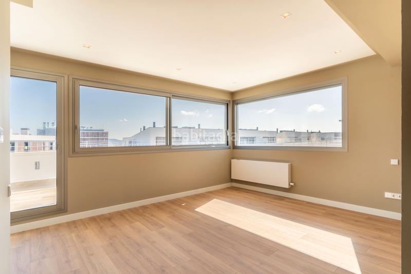 Foto 48ed9217-9f5f-4353-9b18-bede0513f1d7. Rent semi detached house 313m<sup>2</sup> in carrer del poble amazic 67 in Sabadell