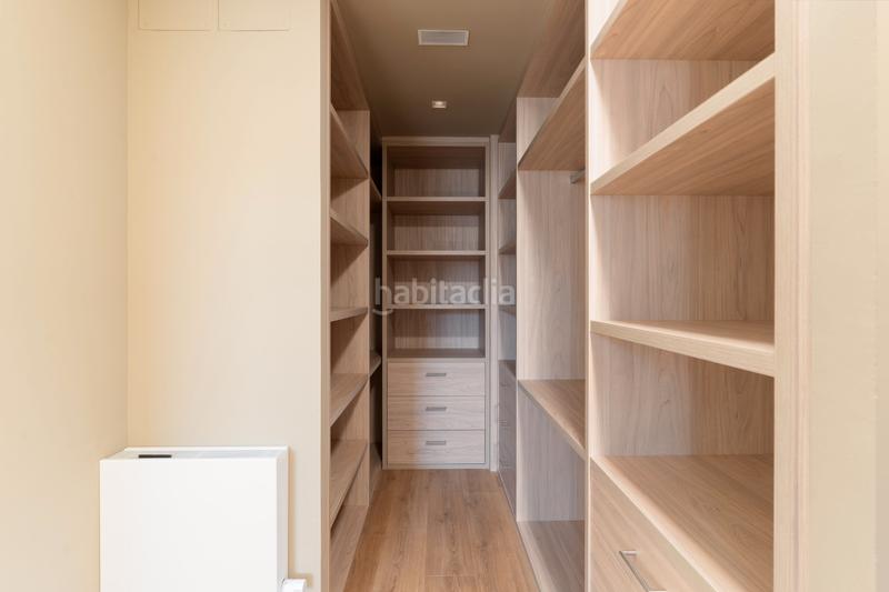 Foto 6343be33-b92e-4edd-9c24-45f83d178603. Rent semi detached house 313m<sup>2</sup> in carrer del poble amazic 67 in Sabadell