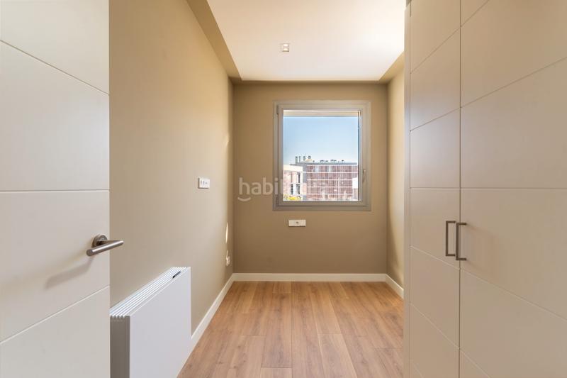 Foto ddfaaed9-d384-419a-ac81-b450177bef2e. Rent semi detached house 313m<sup>2</sup> in carrer del poble amazic 67 in Sabadell