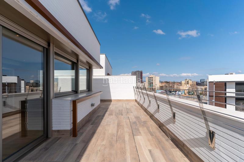 Foto 75140f97-06cf-4bb4-ab9b-36526f92b9af. Rent semi detached house 303m<sup>2</sup> in carrer del poble amazic 67 in Sabadell