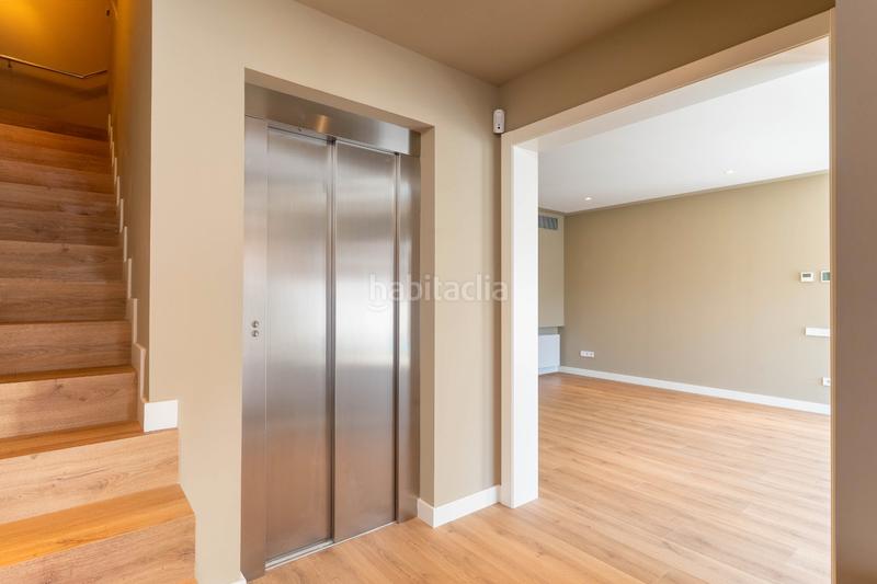 Foto 96e114be-8f1f-4d8f-b8f8-cbd5e5ced67b. Rent semi detached house 303m<sup>2</sup> in carrer del poble amazic 67 in Sabadell