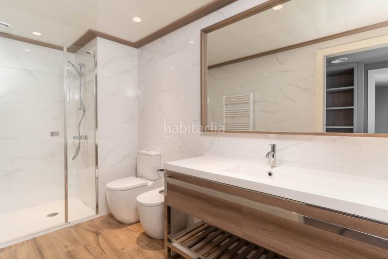 Foto bb25f1f6-08fa-49a1-b6ac-7d2cf6ef62fc. Rent semi detached house 303m<sup>2</sup> in carrer del poble amazic 67 in Sabadell