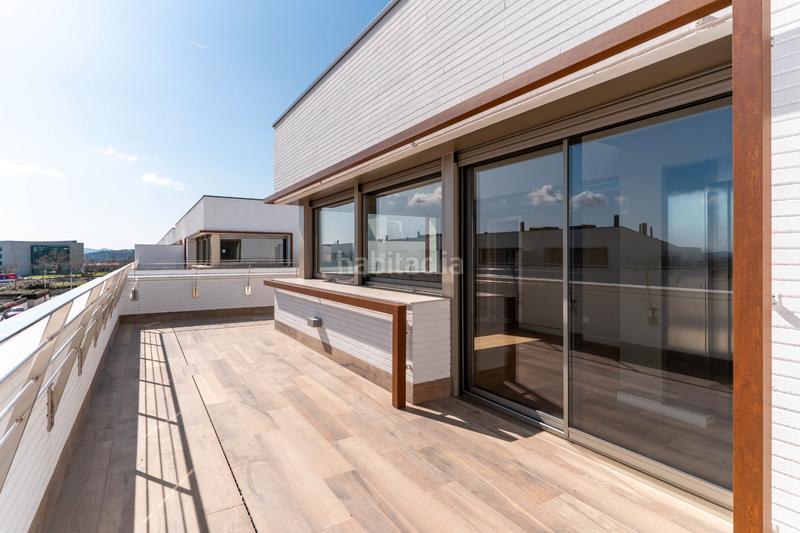 Foto fde0c8fb-d9c2-405b-85b8-904e2f68f9ba. Miete reihenhaus 326m<sup>2</sup> in carrer del poble amazic 67 in Sabadell