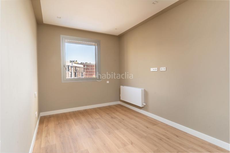 Foto 2265bbba-0d22-4520-9280-e8585eb2857e. Rent semi detached house 303m<sup>2</sup> in carrer del poble amazic 67 in Sabadell