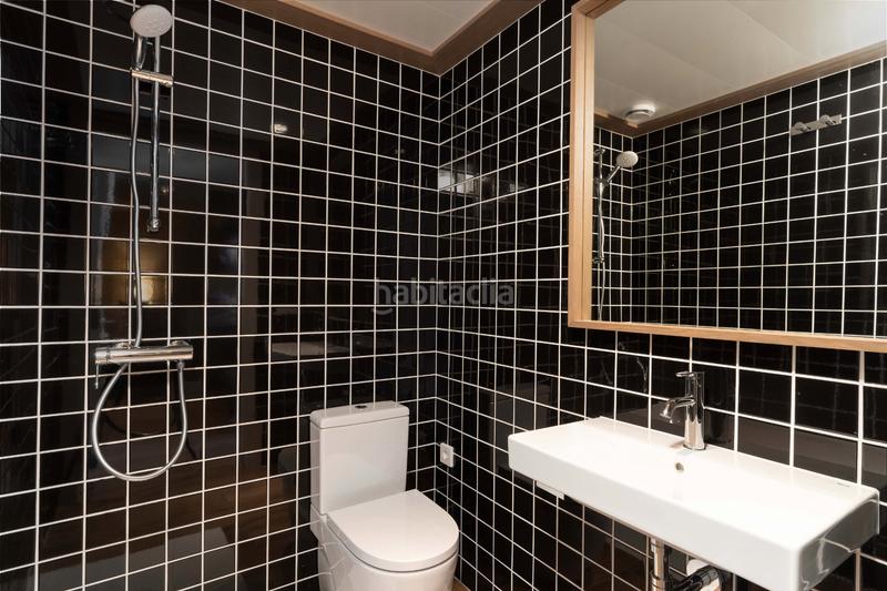 Foto 6601ab4b-dbed-4b9e-b83c-bf53b9d01b53. Rent semi detached house 303m<sup>2</sup> in carrer del poble amazic 67 in Sabadell