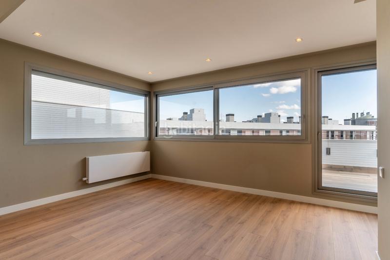 Foto 6ab1e8a6-e7ef-422d-b3f4-c420cecc4dd6. Rent semi detached house 303m<sup>2</sup> in carrer del poble amazic 67 in Sabadell