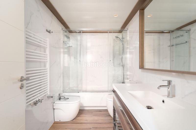 Foto 8499500c-a5d2-4211-95fd-0a0aa692d82d. Rent semi detached house 303m<sup>2</sup> in carrer del poble amazic 67 in Sabadell