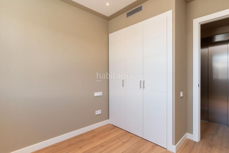 Foto 0a7f8065-9aa3-4b64-895c-6301e83e97dd. Rent semi detached house 303m<sup>2</sup> in carrer del poble amazic 67 in Sabadell