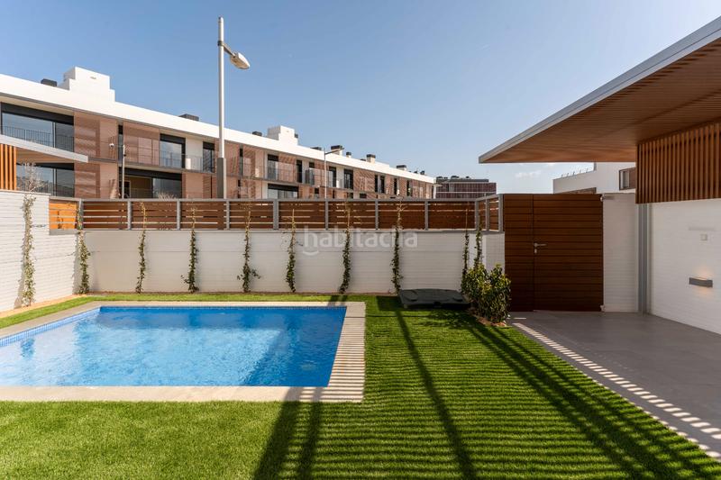 Foto 53e07f2f-c5a1-4293-ba8c-3e0fe9a3b747. Rent semi detached house 303m<sup>2</sup> in carrer del poble amazic 67 in Sabadell