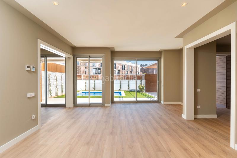 Foto dff8b1cf-cd15-406a-a24b-fb0d6c715b7c. Rent semi detached house 303m<sup>2</sup> in carrer del poble amazic 67 in Sabadell