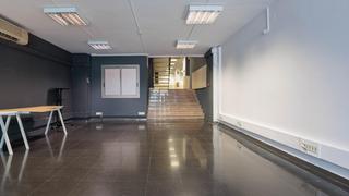 Lloguer Local Comercial a Calle esteve terradas 53