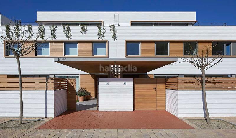 Foto 4b6fb886-ddf9-4724-b380-4bdccce9e905. Casa en calle poble amazic 7-27 en Can Gambús Sabadell
