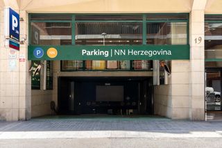 Lloguer Aparcament cotxe a Calle hercegovina 21