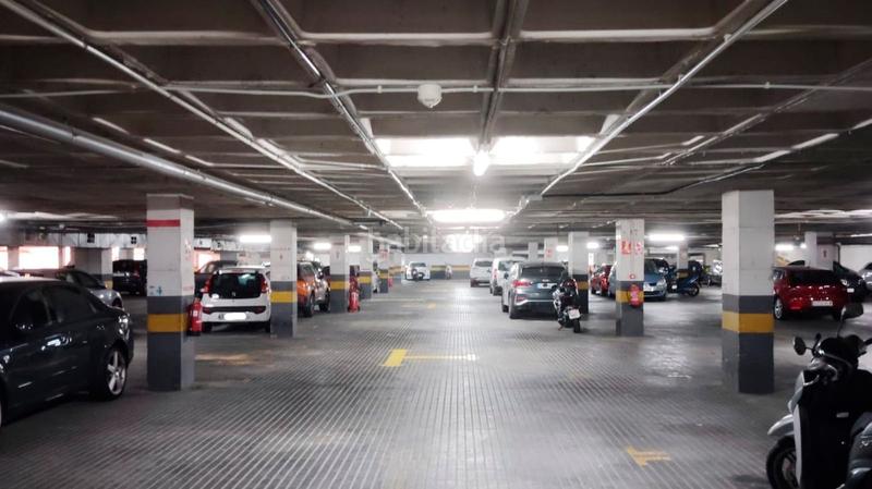 Foto b5ef7d96-60d7-4e39-9929-ec540c8dc43f. Alquiler parking moto en calle rocafort 116 en La Nova Esquerra de l´Eixample Barcelona