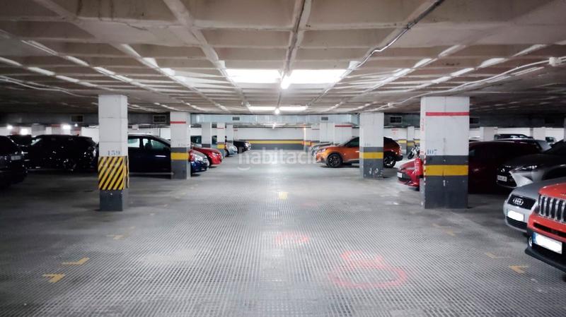 Foto b6b3e4fa-7ca5-4812-86de-1c68b564278e. Alquiler parking moto en calle rocafort 116 en La Nova Esquerra de l´Eixample Barcelona