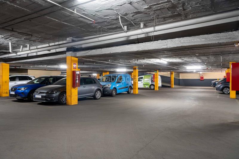 Foto 437696fd-524a-4379-a94e-8d4c81a8a7d2. Rent motorcycle parking in calle valencia 511 in Sagrada Família Barcelona