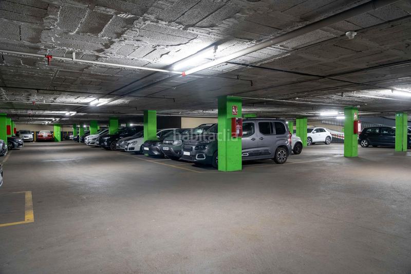 Foto b2cd9f98-057b-4feb-b899-5e0bdd04903b. Rent motorcycle parking in calle valencia 511 in Sagrada Família Barcelona