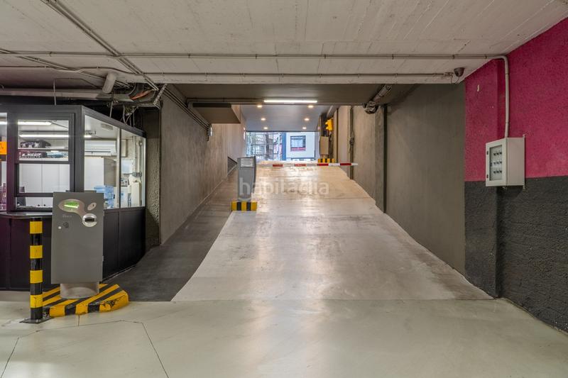 Foto 4b3b7f9a-02e0-42ac-8cd3-e9df0c1d233e. Alquiler parking moto en calle aragó 182 en L´Antiga Esquerra de l´Eixample Barcelona
