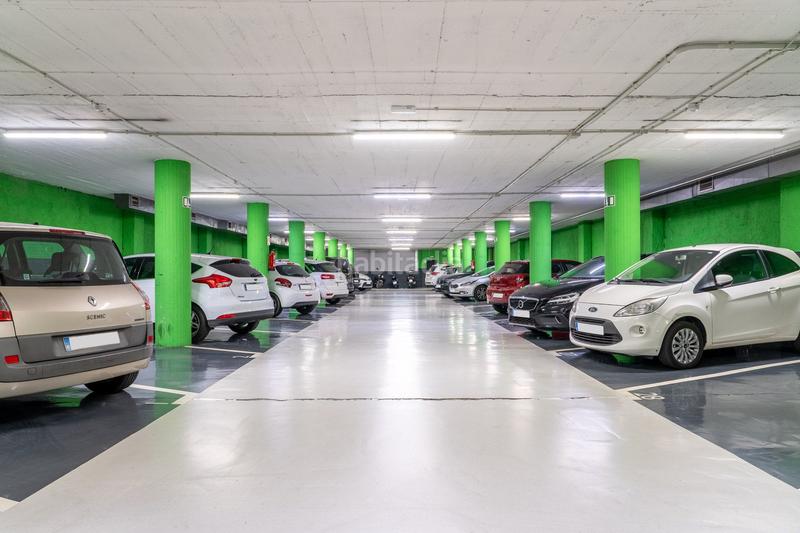 Foto 5d6e1e27-4054-4a85-9a7d-547c634f7967. Alquiler parking moto en calle aragó 182 en L´Antiga Esquerra de l´Eixample Barcelona
