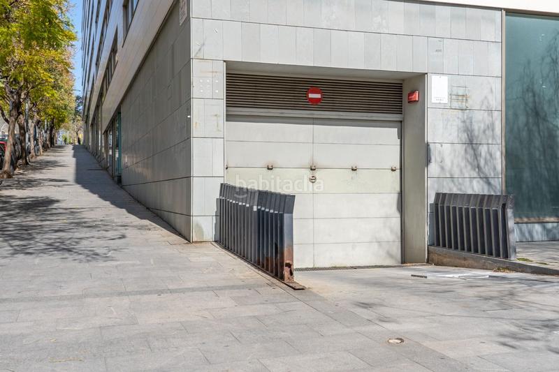 Foto 88d0bc25-4d58-4536-b9e9-8fc5db54f408. Lloguer aparcament cotxe a calle ernest lluch 15 a Hospitalet de Llobregat (L´)