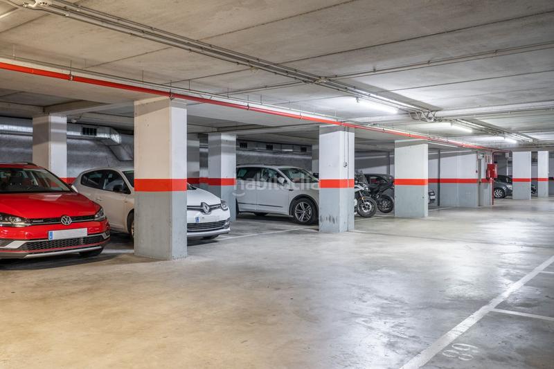Foto b5173416-d155-4a85-993c-e178419a8a05. Alquiler parking coche en calle ernest lluch 15 en Hospitalet de Llobregat (L´)