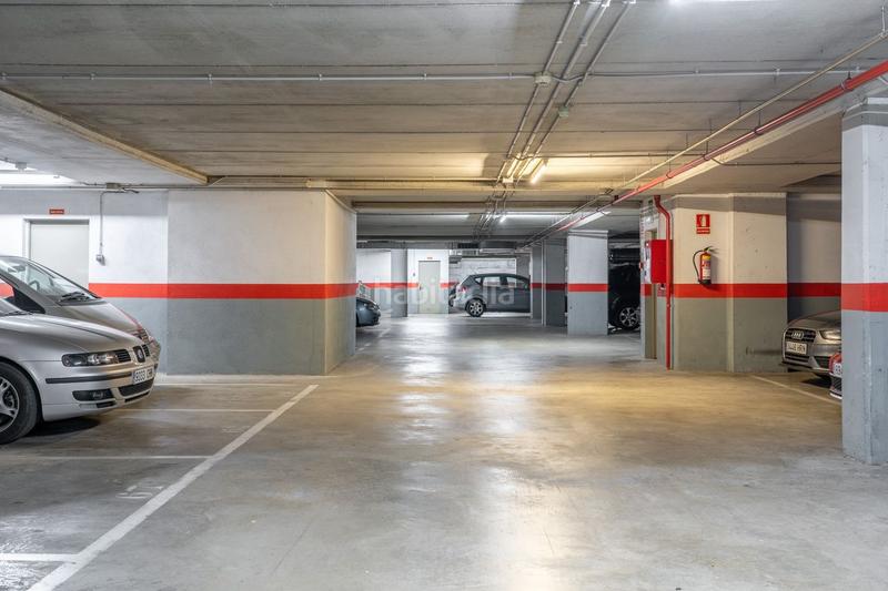 Foto d28f51dc-4cd9-468d-a13e-b1855f045673. Alquiler parking coche en calle ernest lluch 15 en Hospitalet de Llobregat (L´)