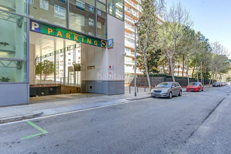 Foto 0294bcfd-8499-49ad-9c68-171cf4a40e8e. Alquiler parking coche en calle pere i pons 6 en Pedralbes Barcelona