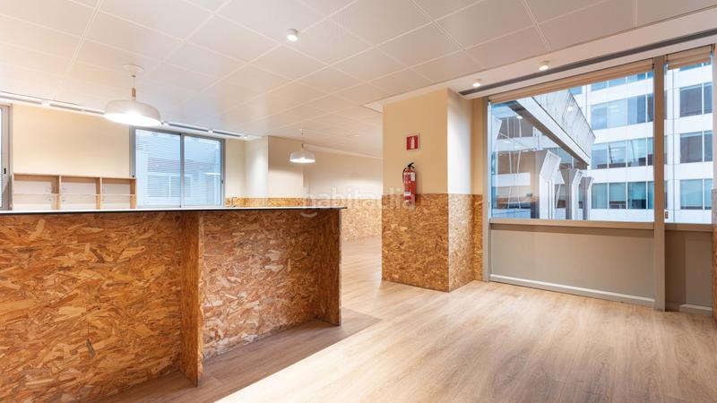 Foto bb32b386-2d0d-4810-a976-438566bc0860. Location bureau dans calle tarragona 153 dans Hostafrancs Barcelona