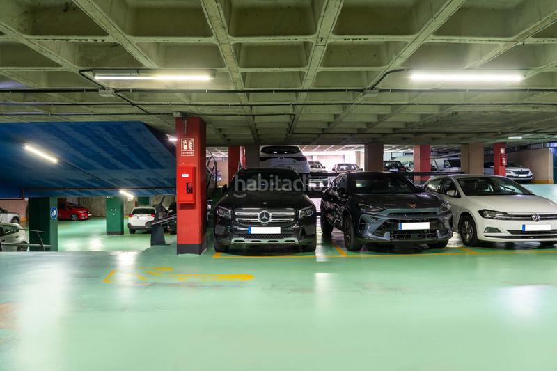 Foto 1793be7c-1d58-447b-9644-cd2804a0f23d. Alquiler parking coche en calle hercegovina 21 en Barcelona