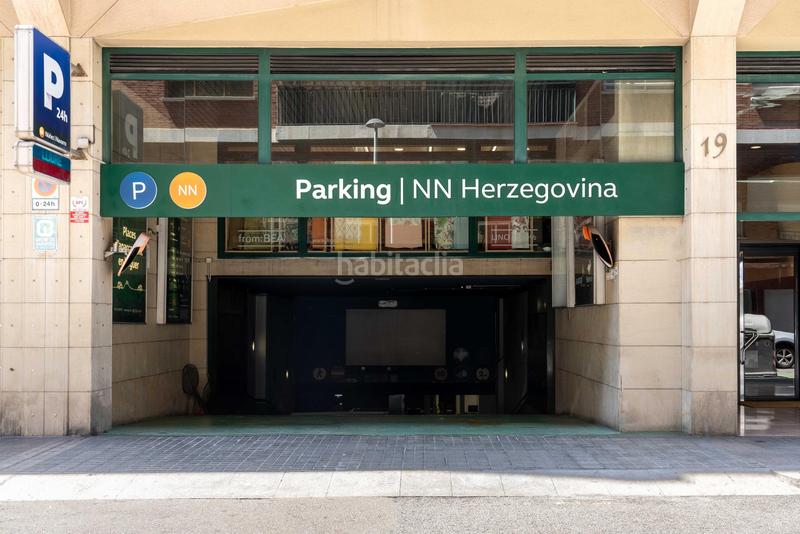 Foto ced40c30-032c-4b8b-8dcb-7bff57e87ed2. Alquiler parking coche en calle hercegovina 21 en Barcelona