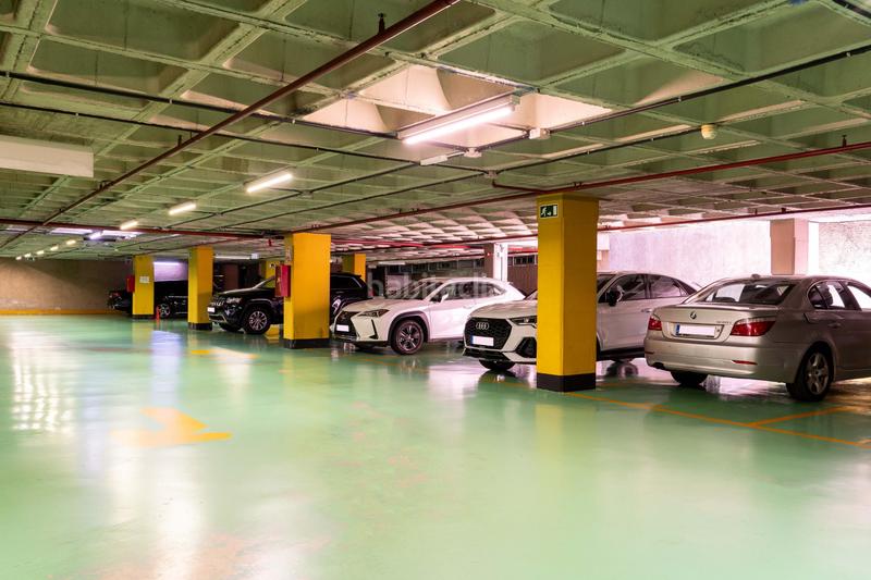 Foto fa45af64-cca8-44c7-b741-ecb909d74953. Alquiler parking coche en calle hercegovina 21 en Barcelona