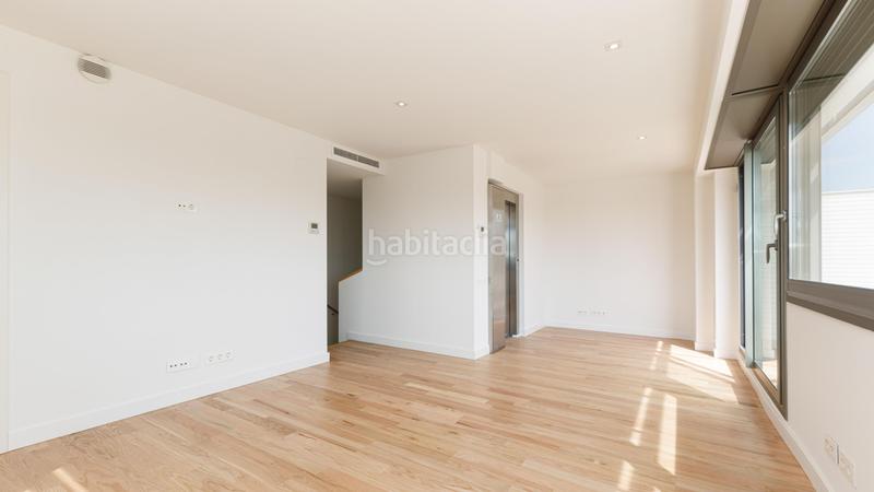 Foto 0db2ac40-5e11-4987-bc5b-238aa32097bc. Casa en calle poble amazic 29-6 en Can Gambús Sabadell