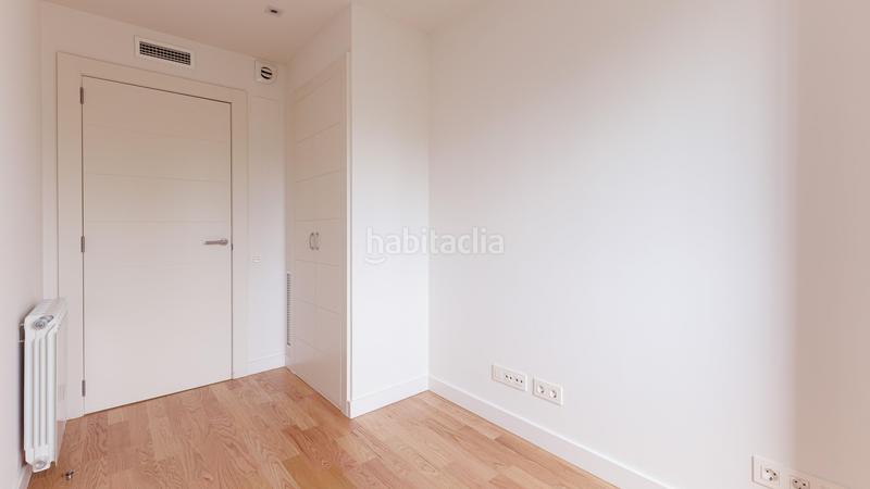 Foto 3d956bda-6b3d-49e2-a971-305ba9e35e05. Casa en calle poble amazic 29-6 en Can Gambús Sabadell