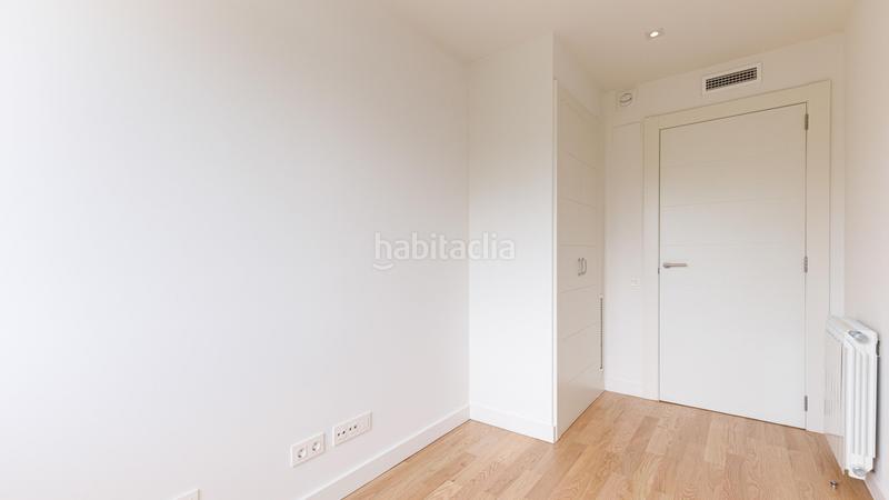 Foto 45ada23a-83e7-463f-83d8-c0abc593f440. Casa en calle poble amazic 29-6 en Can Gambús Sabadell