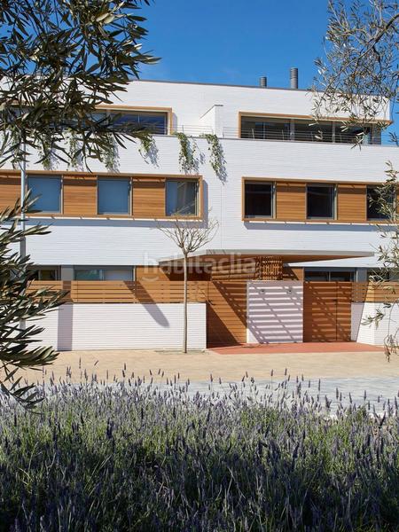 Foto 8136b06a-4629-467c-8084-6133f4bb7003. Casa en calle poble amazic 29-6 en Can Gambús Sabadell