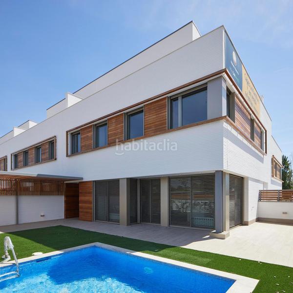 Foto b0163e3c-f88b-48ca-9223-c0f6444916dd. Casa en calle poble amazic 29-6 en Can Gambús Sabadell