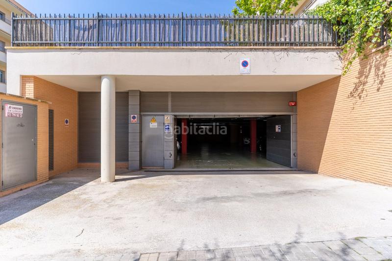 Foto 01e3121a-bd28-4505-9d76-8b5c9e11e3f9. Alquiler parking coche en calle riera de cirera 66 en Mataró