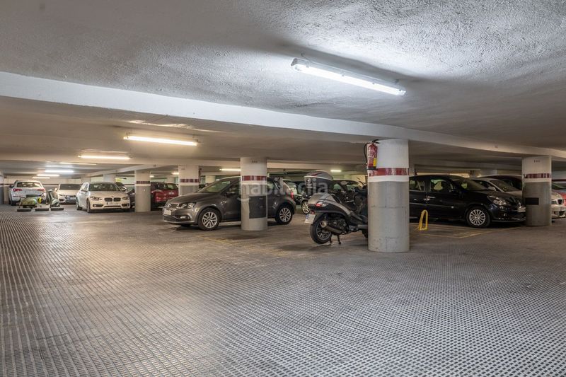 Foto 0c14b001-d78b-4929-9282-d883dc2fb3da. Rent car parking in calle in Sant Antoni Barcelona