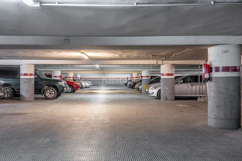 Foto 5f2ac9d4-c997-41a3-9f59-8ddf89d520a8. Rent car parking in calle in Sant Antoni Barcelona