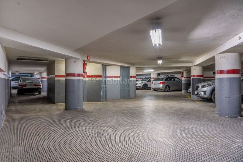 Foto adc04fd0-9a95-4a2a-a0a0-acb4dc992557. Rent car parking in calle in Sant Antoni Barcelona