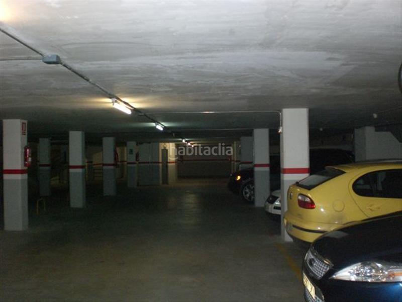 Foto 926383cf-d242-4579-a89f-87bda76b311e. Alquiler parking coche en calle tomas breton 32 en Esplugues de Llobregat
